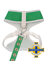 Northern Ireland Football Team Harness & Lead Set - Our Official Northern Ireland Retro Harness & Lead Set provides the ultimate in comfort and safety. It features a breathable material for maximum air circulation that helps prevent your dog overheating and is held in place by a secure clip-in action. The soft padded breathable side covers the dogs c...
